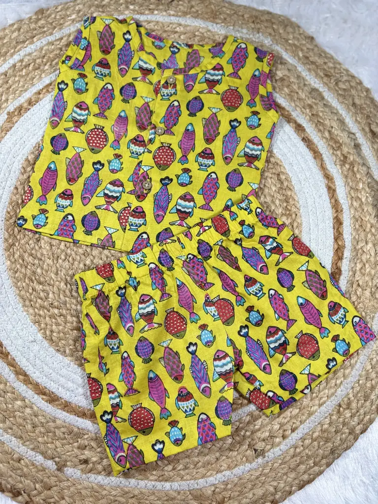 Yellow Fish Newborn Jabla Set